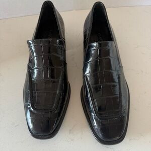 New Vince Asa Croc Embossed leather loafers Black Size: 6
